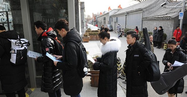 关于公司大力推进员工文化建设的意见稿